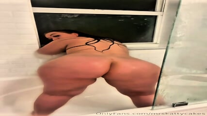 Teen PAWG Baring All In Shower