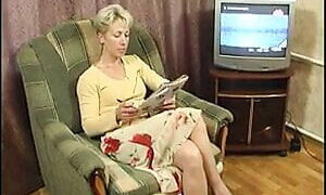 Puttana bionda matura in lingerie che si fa scopare anale