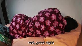 Sexo intenso com a Mia Khalifa e sua amiga que so duas safadas caindo de boca com tudo na rola do bem dotado - Step Mom Shared Bed with Step Son While Her Husband Is Working - Leyne Rodriguez