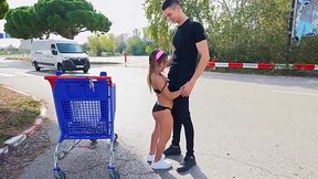 Hot Dwarf Munequita Enfadada handles cock that barely fits her cunt